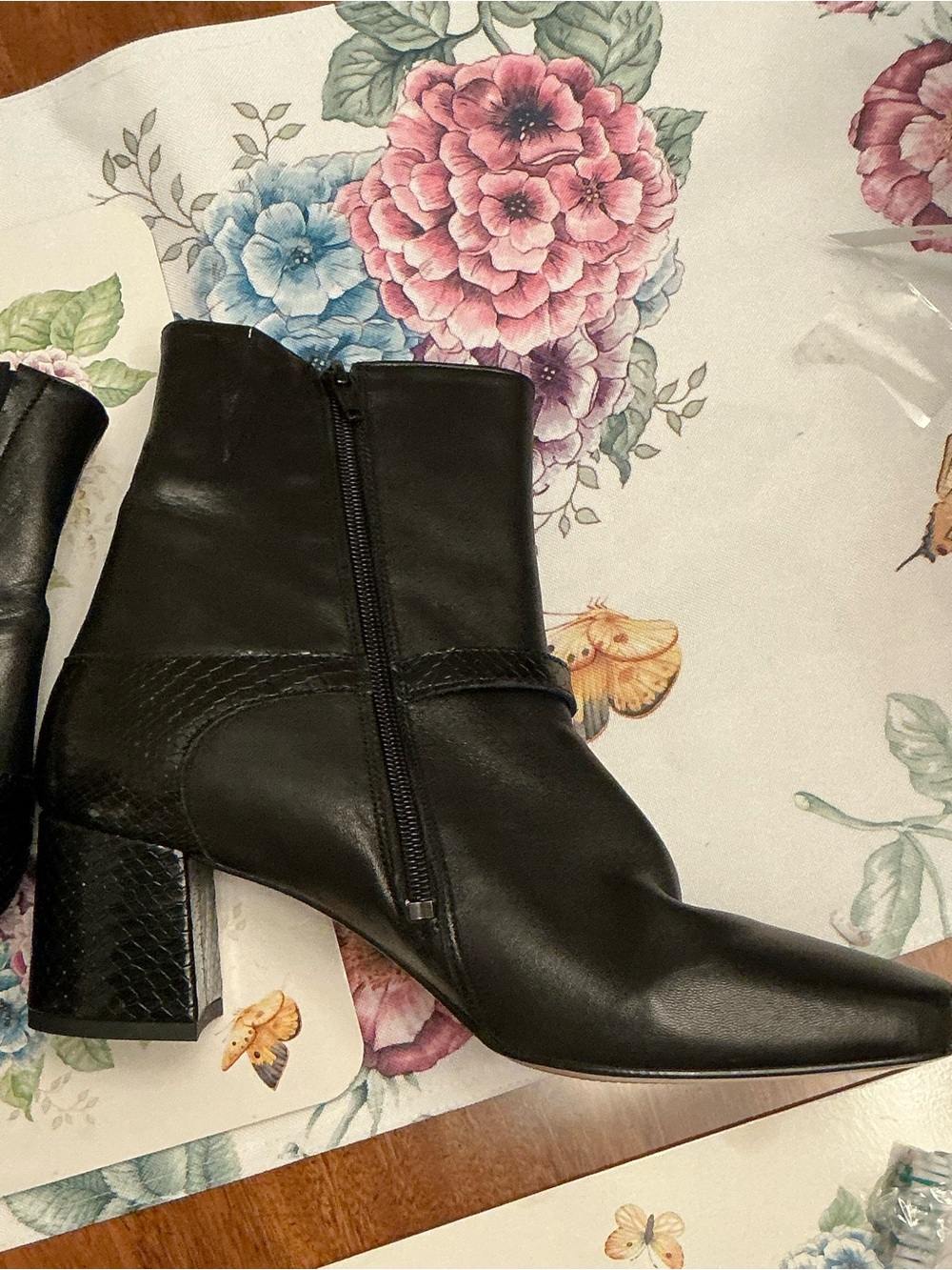 M by Bruno Magli
Women's Black Danica Leather Boot Size 10